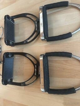 Udidlo, třmeny, martingal