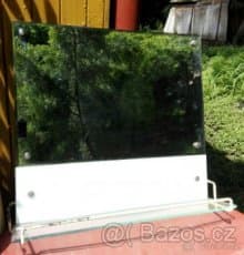 Zrcadlo se sklenenou polickou