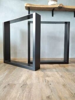 Podnože k jídelnímu stolu