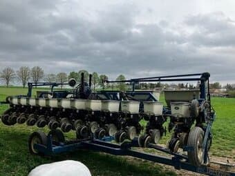 Přesný secí stroj