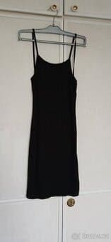 Černé šaty zn. Boohoo