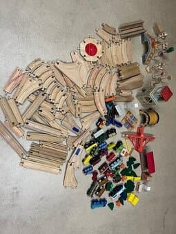 Dřevěné koleje a vláčky