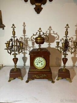 Starožitné krbové hodiny