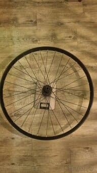 Zadní kolo 28" asymetrický ráfek 27c