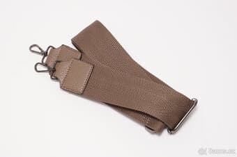 Popruh na fotoaparát