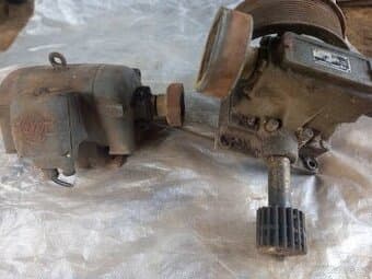 El. motor se šnekovým převodem.