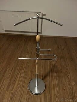 Stojan na oblečení