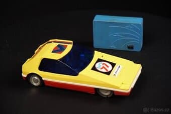 Autíčko na dálkové ovládání ze SSSR, funkční