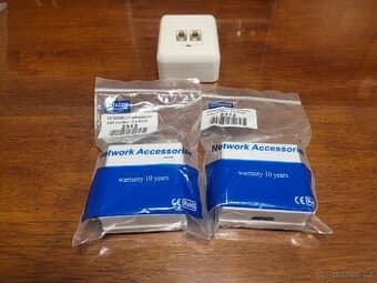 2x síťová zásuvka 2xRJ45 na omítku Datacom +1 ks.