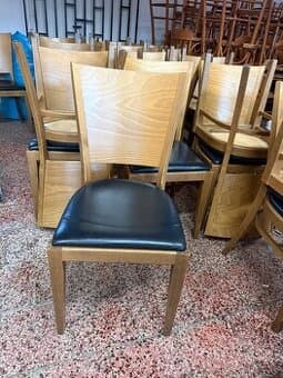 Židle Ton 26ks -do restaurace/baru/kavárny