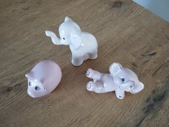 Figurky z růžového porcelánu