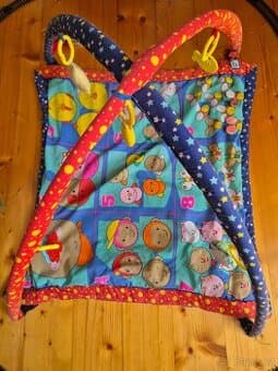 Hraci decka s hrazdickou