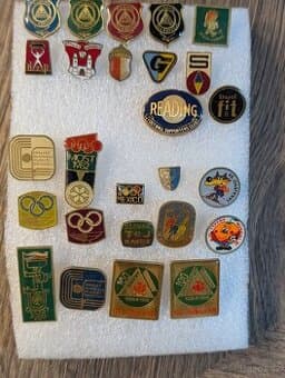 Prodám staré sportovní odznaky