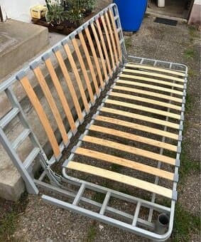 Rozkládací pohovka a matrace