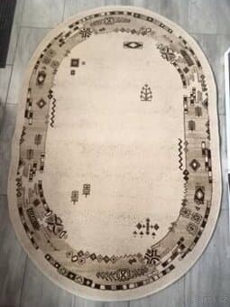 Koberec oválný 195x130 cm