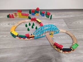 Dřevěné vláčky a koleje