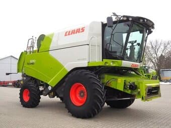 CLAAS Tucano 570 + V680