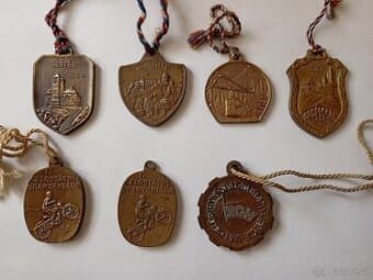 Odznak, medaile 7 ks