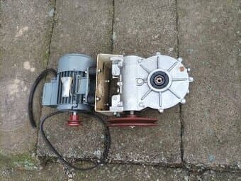 Prodám motor s převodovkou z mandlu