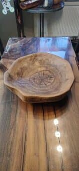 Ručně dělená designová miska z masivního ořešáku – Ø 60 cm