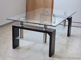 Skleněný konferenční stolek do obýváku