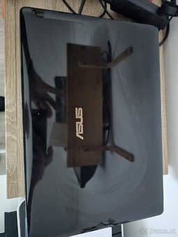 Asus N61J , Intel core 3, 8gb ram, 954GB Ssd