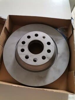 Zadní brzdové kotouče 5x112 . Audi, Octavia 2,Golf.Superb 3