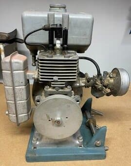 Dvoutaktní benzinový motor