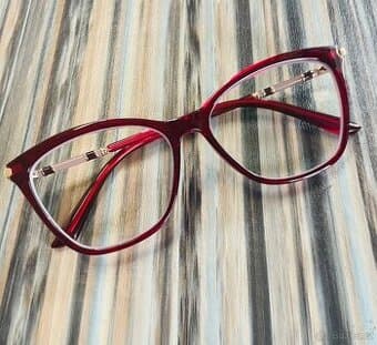 Červené dioptrické brýle na dálku -1,50