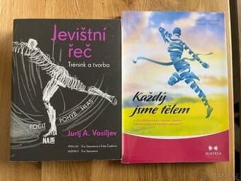 Každý jsme tělem, Jevištní řeč