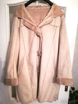 BÉŽOVÝ KABÁT S KOŽÍŠKEM, VEL. 48