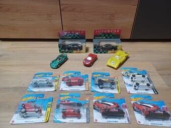 Auta ites, hotwheels...
