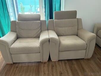 Sedací souprava, rozkládací sedačka a dvě polohovací křesla