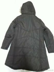 Dámská bunda s kapuci