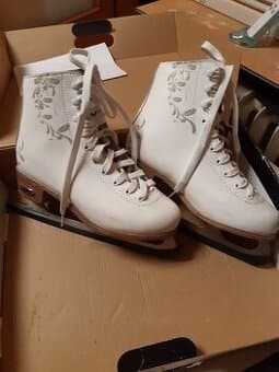 Prodám dámské brusle