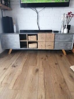 Prodám stolek pod TV