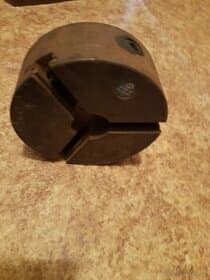 Sklíčidlo průměru 200 mm neúplné.