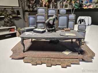 Batman Arkham Origins Collectors Edition Joker Statue