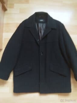 Pánský černý flaušový krátký kabát Boss