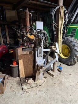 Štípačka na dřevo