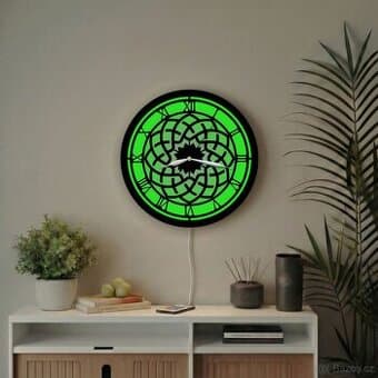 Nástěnné hodiny s LED podsvícením