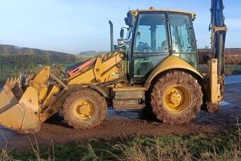 Traktorbagr CAT 432F, r.v. 2013, 7400 mth, 3x lžíce