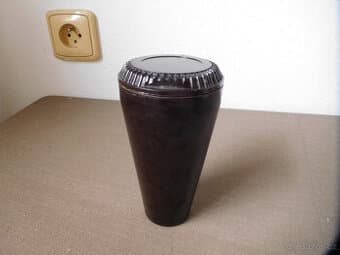 BAKELITOVÉ POUZDRO NA ROZNĚTKU