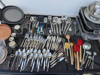 Kuchyňské nádobí a náčiní - větší množství