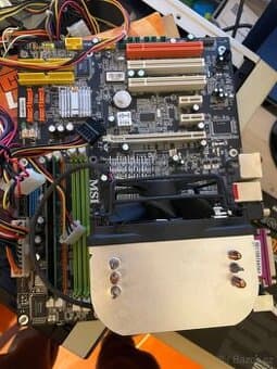 Základní deska s intel pentium a ram