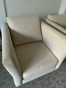 Prodám 2 křesla, pevná, pohodlná