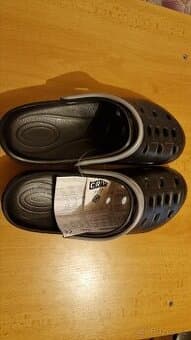 Prodám pánské pantofle vel.45 ( jeden pár nebo až 3x pár )