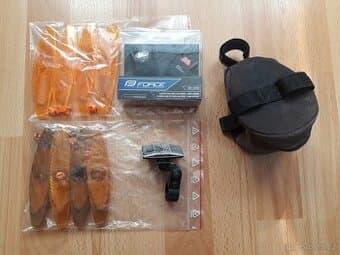 Blikačky, odrazky a brašna pod sedlo