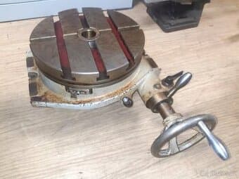 Otočný stůl na frézku