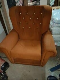 KŘESLO UŠÁK  SKOŘICE